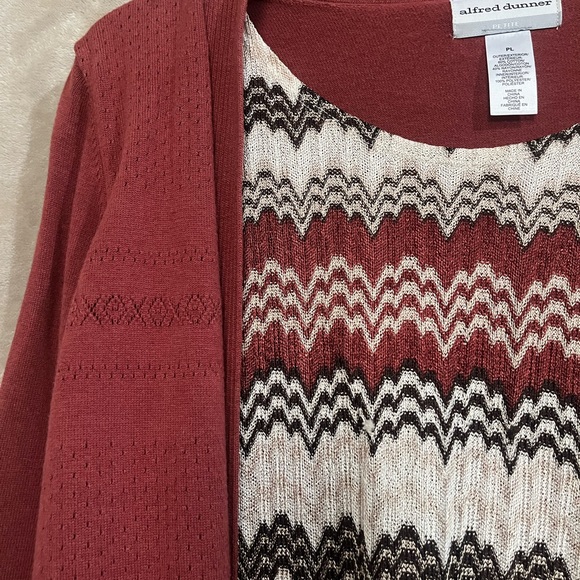 ALFRED DUNNER PETITE TWO IN ONE TOP - Picture 4 of 16